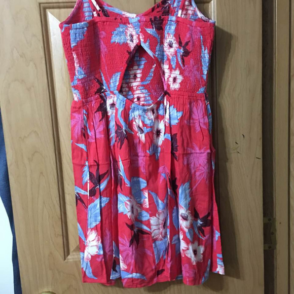 American Eagle Sundress with key hole back - Picture 3 of 4